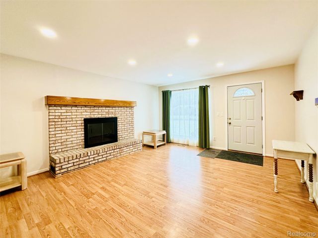 29147 Milton Avenue, Madison Heights, MI 48071