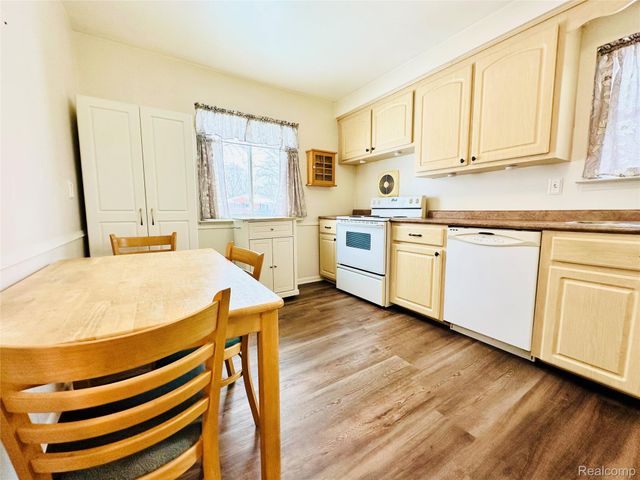 29147 Milton Avenue, Madison Heights, MI 48071