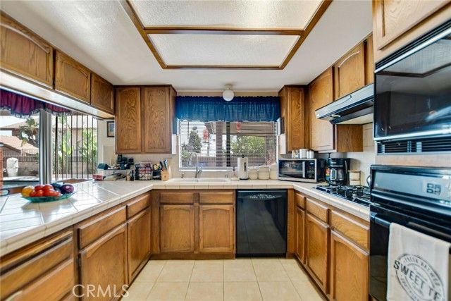 2855 Piedmont Drive, Highland, CA 92346