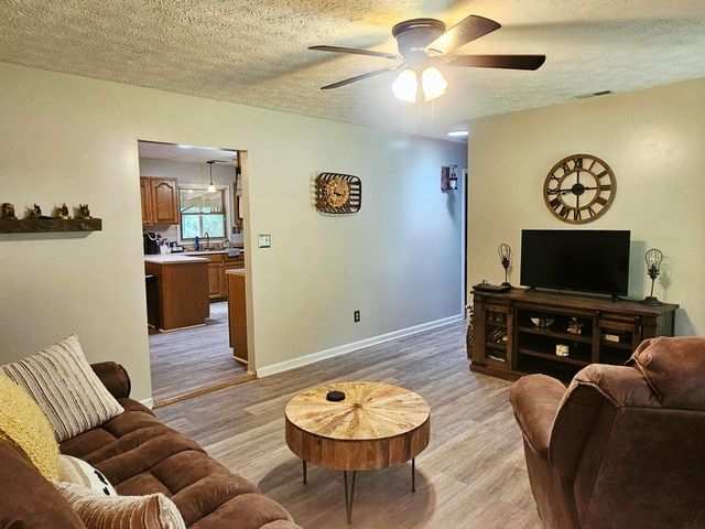 11 Pretty Ridge Road, Wellington, KY 40387