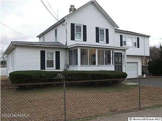 56 Railroad Avenue, Belford, NJ 07718