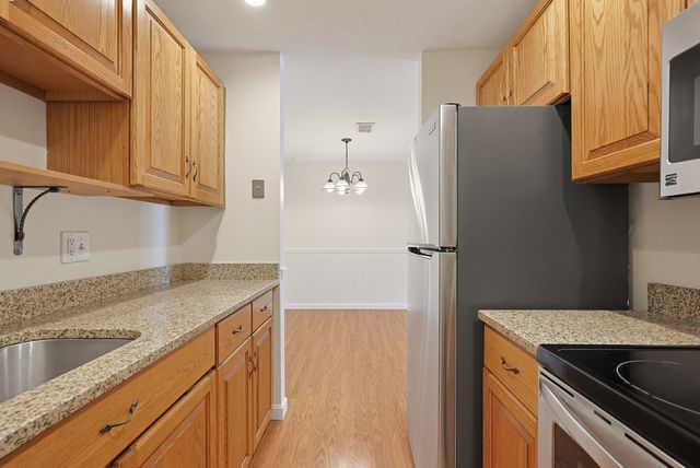 805 Franklin Crossing Road 5, Franklin, MA 02038