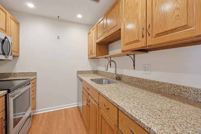 805 Franklin Crossing Road 5, Franklin, MA 02038