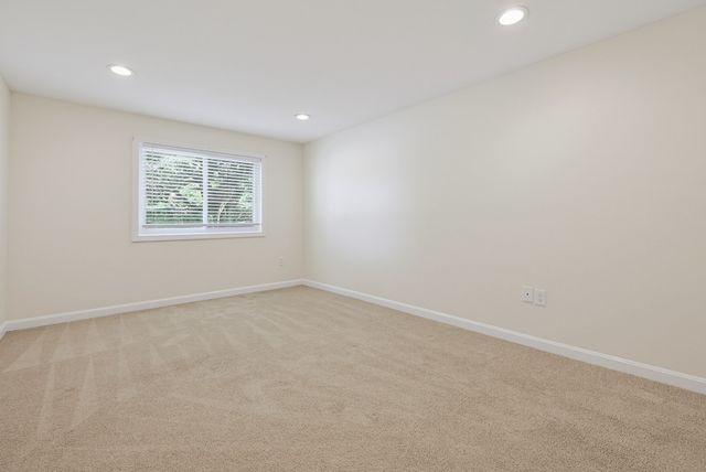 805 Franklin Crossing Road 5, Franklin, MA 02038