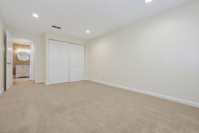 805 Franklin Crossing Road 5, Franklin, MA 02038