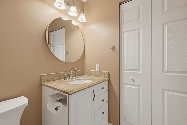 805 Franklin Crossing Road 5, Franklin, MA 02038