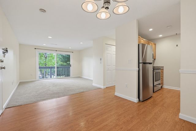805 Franklin Crossing Road 5, Franklin, MA 02038