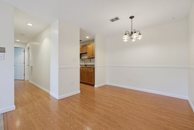 805 Franklin Crossing Road 5, Franklin, MA 02038