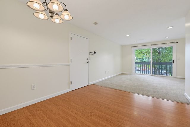 805 Franklin Crossing Road 5, Franklin, MA 02038