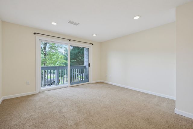 805 Franklin Crossing Road 5, Franklin, MA 02038