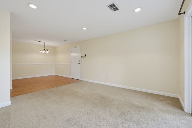 805 Franklin Crossing Road 5, Franklin, MA 02038
