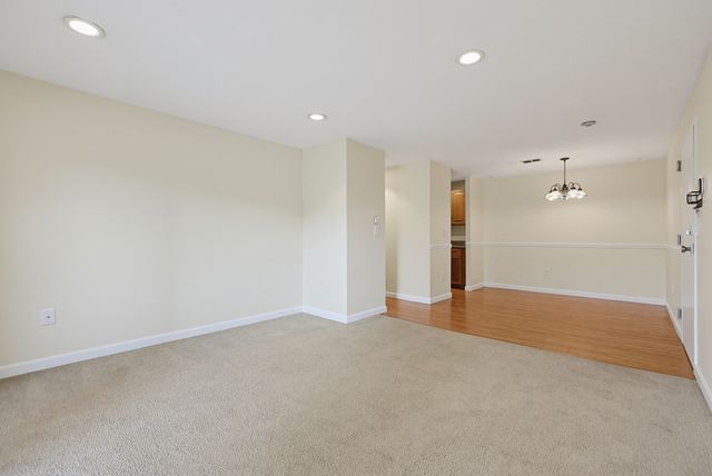 805 Franklin Crossing Road 5, Franklin, MA 02038