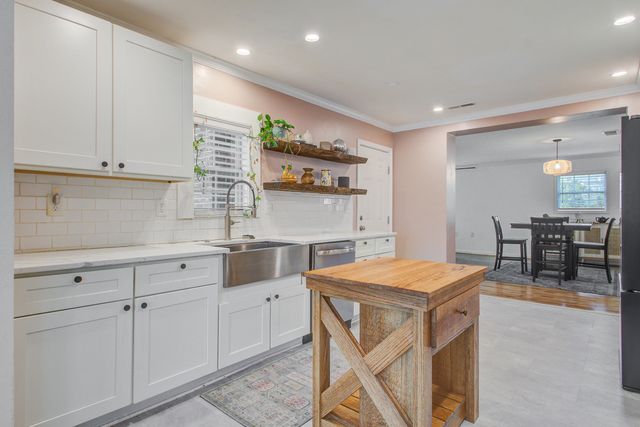 2900 Otranto Road, North Charleston, SC 29406