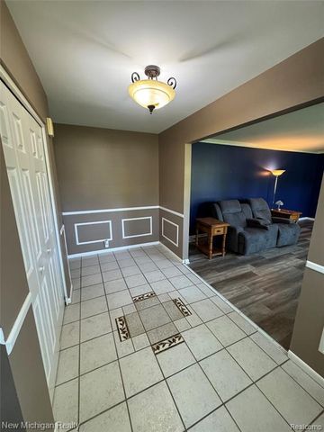 6139 Pebbleshire Circle, Grand Blanc, MI 48439