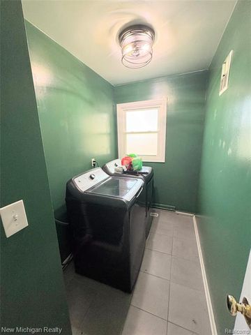 6139 Pebbleshire Circle, Grand Blanc, MI 48439