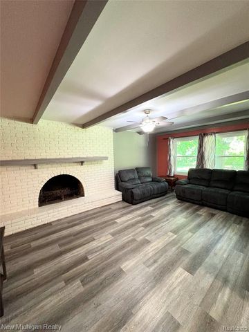 6139 Pebbleshire Circle, Grand Blanc, MI 48439