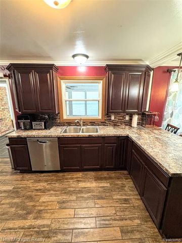 6139 Pebbleshire Circle, Grand Blanc, MI 48439
