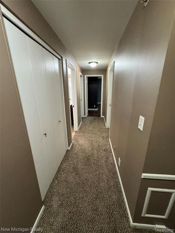 6139 Pebbleshire Circle, Grand Blanc, MI 48439