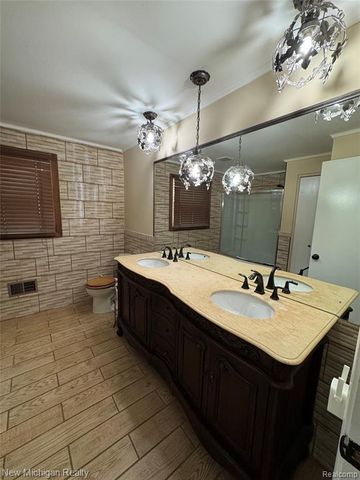 6139 Pebbleshire Circle, Grand Blanc, MI 48439