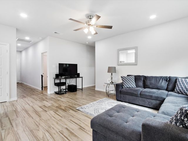 2963 Simpson Stuart Road, Dallas, TX 75241