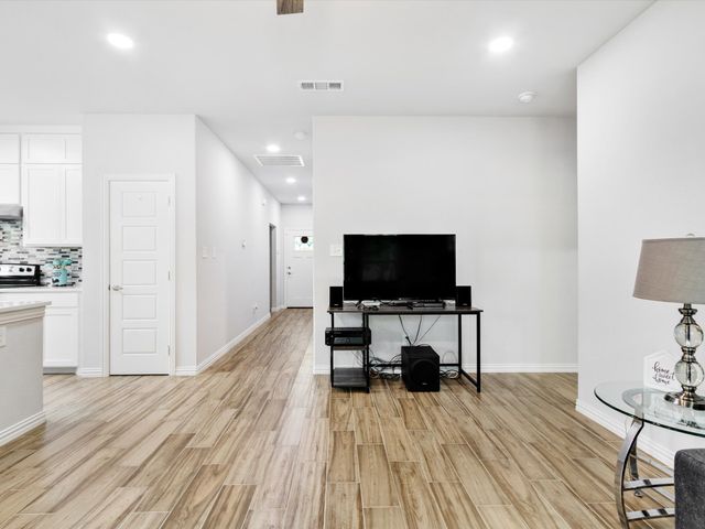 2963 Simpson Stuart Road, Dallas, TX 75241