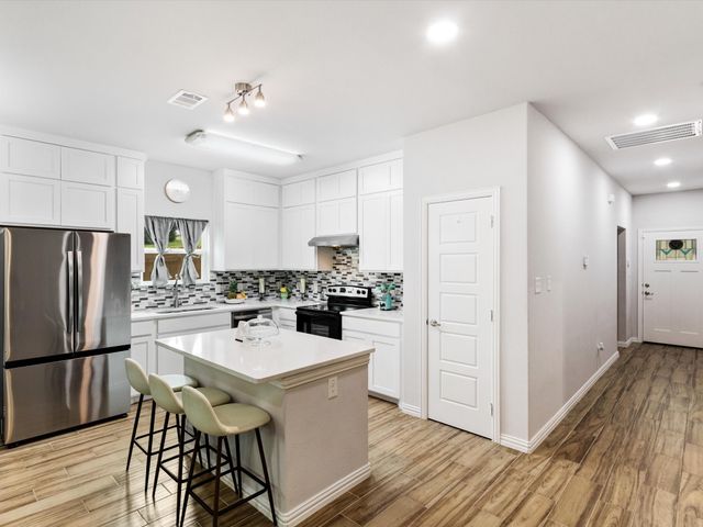2963 Simpson Stuart Road, Dallas, TX 75241