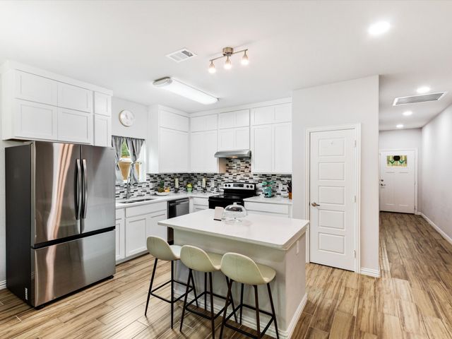 2963 Simpson Stuart Road, Dallas, TX 75241