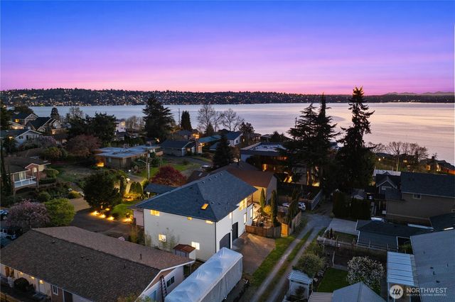 814 N 32nd Street, Renton, WA 98056