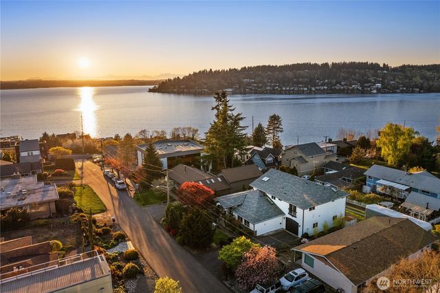 814 N 32nd Street, Renton, WA 98056