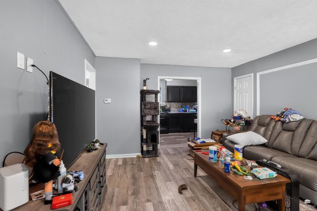 2063 Tecumseh, Manhattan, KS 66502