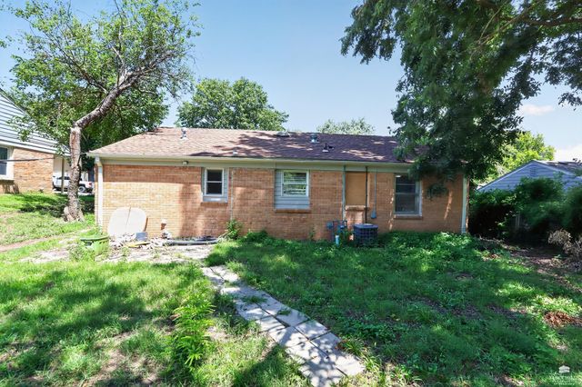 2063 Tecumseh, Manhattan, KS 66502