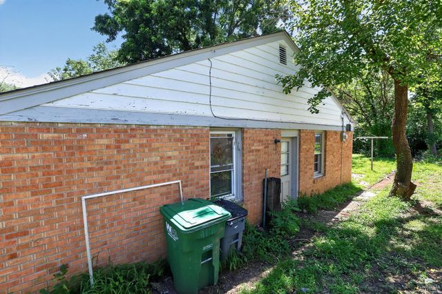 2063 Tecumseh, Manhattan, KS 66502