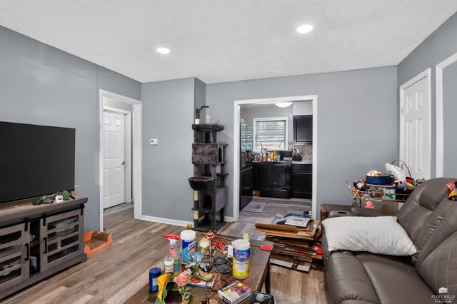 2063 Tecumseh, Manhattan, KS 66502