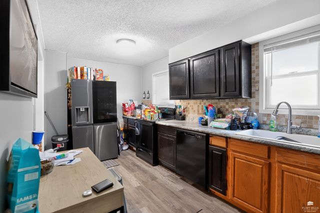 2063 Tecumseh, Manhattan, KS 66502