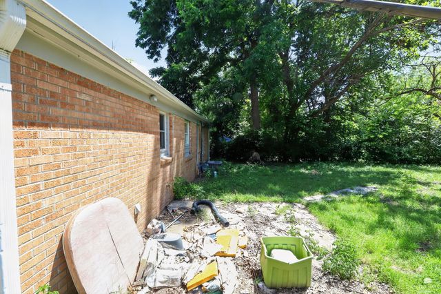 2063 Tecumseh, Manhattan, KS 66502