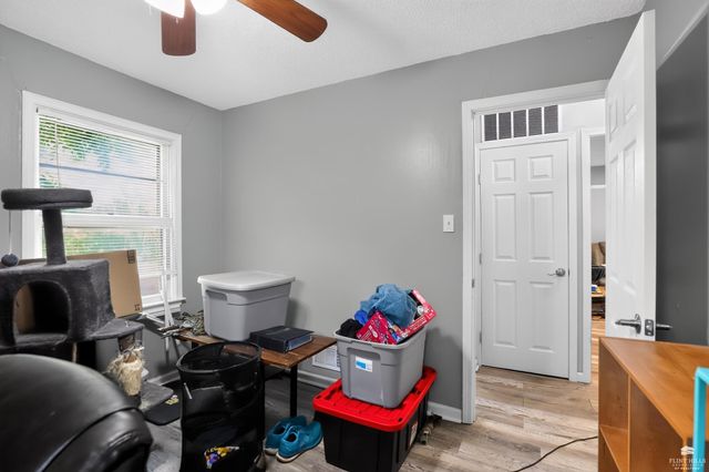 2063 Tecumseh, Manhattan, KS 66502