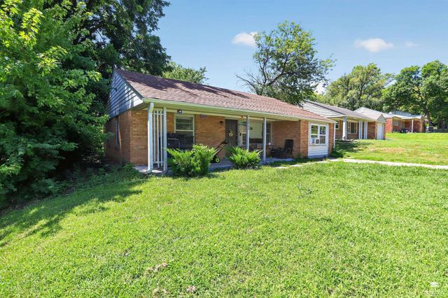 2063 Tecumseh, Manhattan, KS 66502