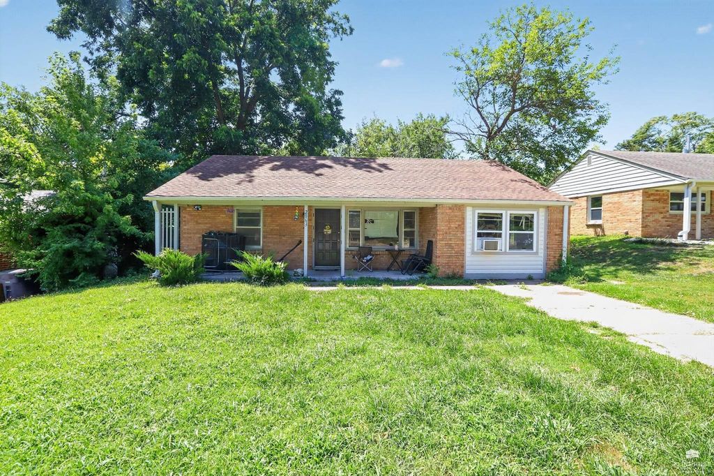 2063 Tecumseh, Manhattan, KS 66502