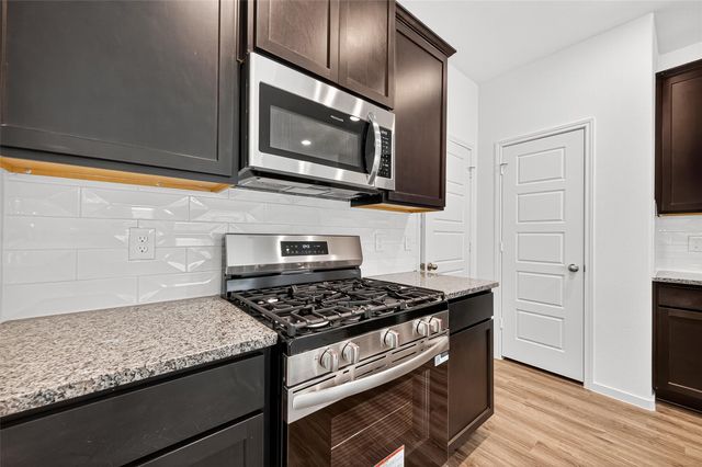 10288 Badger Run Lane, Magnolia, TX 77354