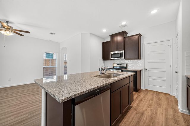 10288 Badger Run Lane, Magnolia, TX 77354