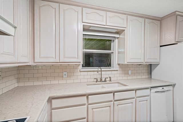 4208 Indian Creek Court, Granbury, TX 76049