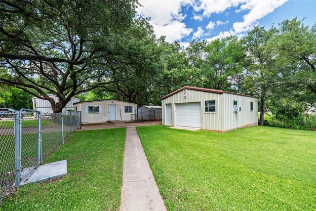 4208 Indian Creek Court, Granbury, TX 76049