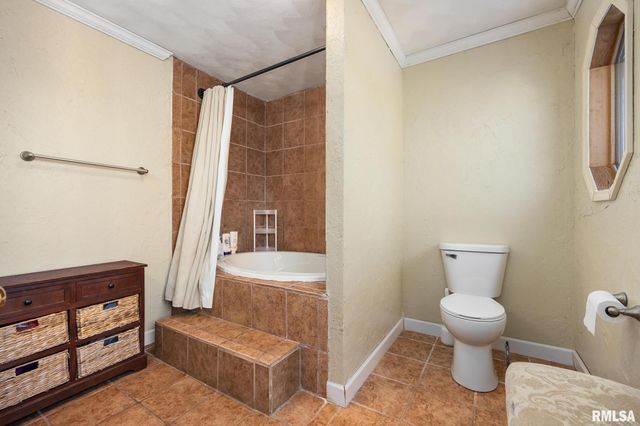 224 E NORTH LAKEVIEW Drive, East Peoria, IL 61611