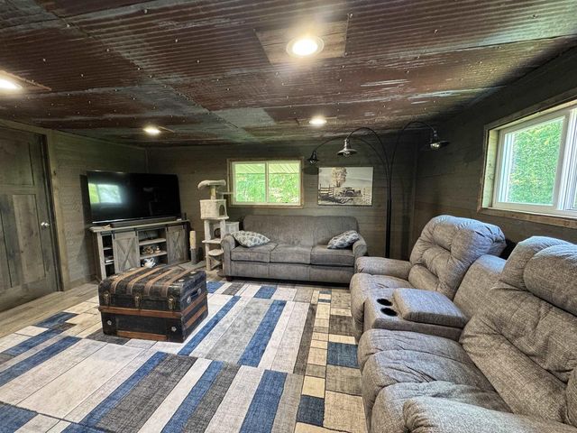 N5095 Town Hall Road, Montello, WI 53949