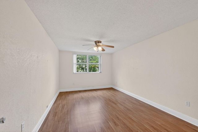 8353 Lake Drive 204, Doral, FL 33166