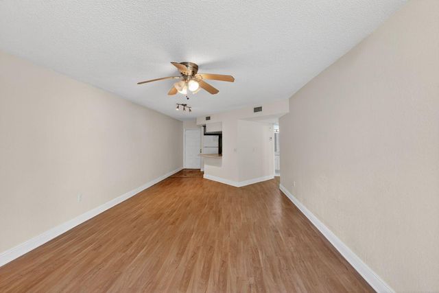 8353 Lake Drive 204, Doral, FL 33166