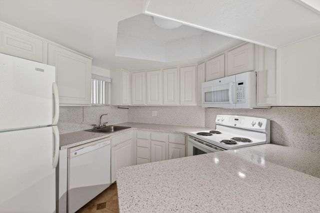 8353 Lake Drive 204, Doral, FL 33166