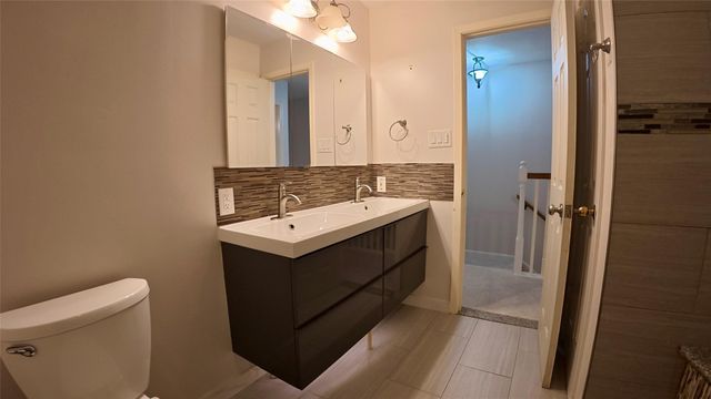 12550 Piping Rock Drive 29, Houston, TX 77077