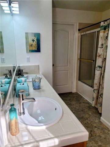 7835 N Matus, Fresno, CA 93720