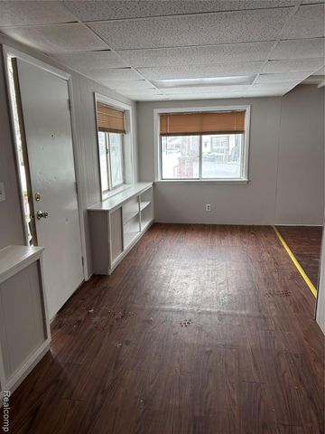 2805 Reynolds Street, Flint, MI 48503